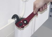 Eckrohrzange mit verstellbarem Kopf
